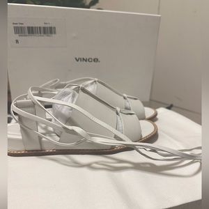 PRE-owned Vince women gladiator white sandal EUC